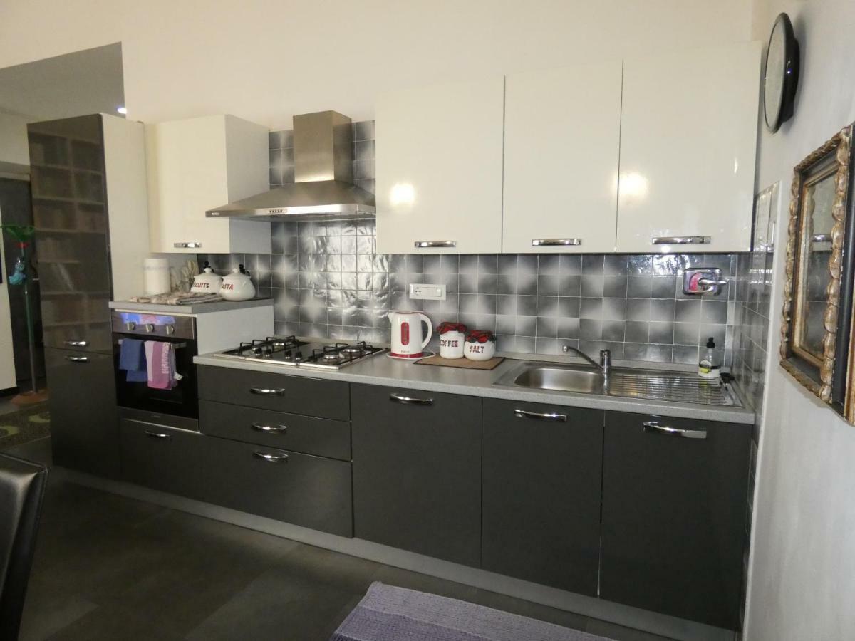 Chez Elio Apartment ลาสเปเซีย ภายนอก รูปภาพ